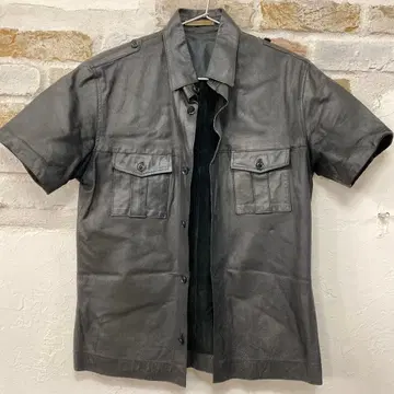 새상품급 돈피 Changing Times 가죽 반팔 셔츠 M