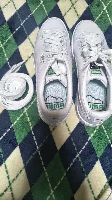 PUMA 화이트 스니커즈 43 (US 10)