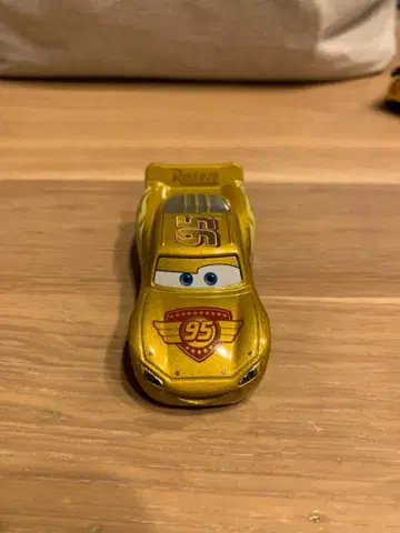 카즈 토미카 맥퀸 맥퀸 데이 2021