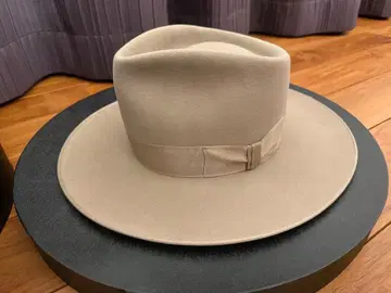 더 팻 해터 체어스 58 베이지