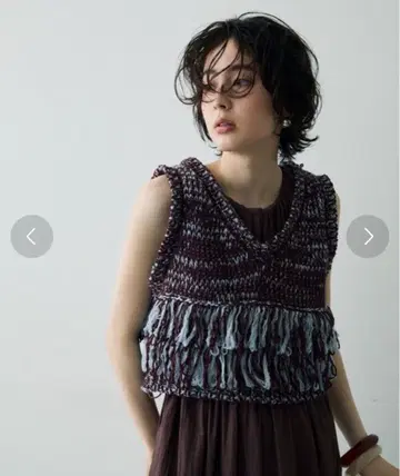 Trish V넥 프린지 베스트