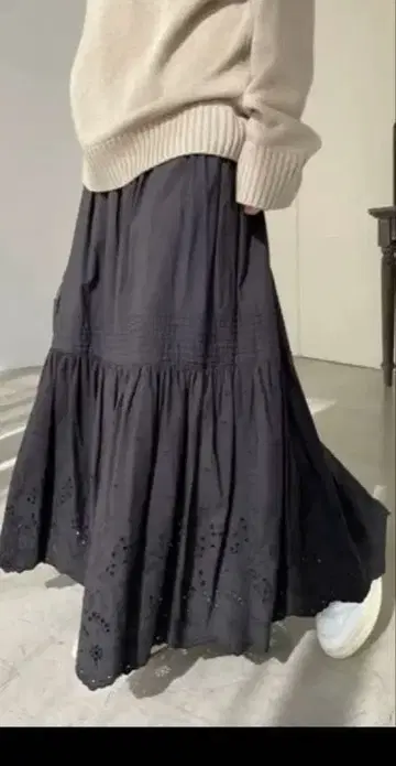 스픽 앤 스팬 자수 스커트