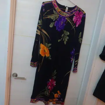 레오나르 원피스, 이타리야 원피스, 에트로 원피스.