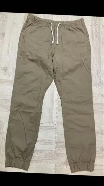 DIVIDED 베이지 엘라스틱 팬츠 32