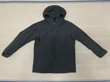 유니클로 하이브리드 다운 파카 다크 그레이 2023 모델 M 사이즈