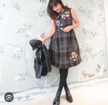 [ 새상품급 ] 꽃무늬 자수 트위드 체크 원피스
