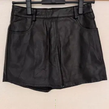 제이다 블랙 합성 피혁 스커트 & 숏팬츠