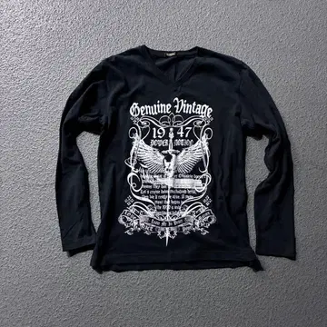 Von Dutch Gothic V-Neck L/S Tee Y2K