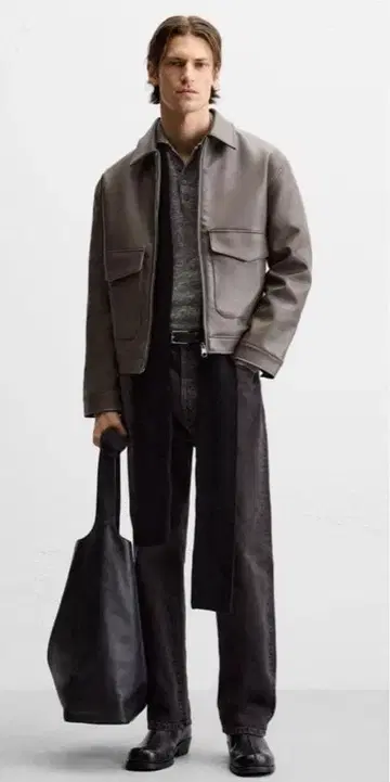 ZARA 포켓 디테일 페이크 레더 자켓