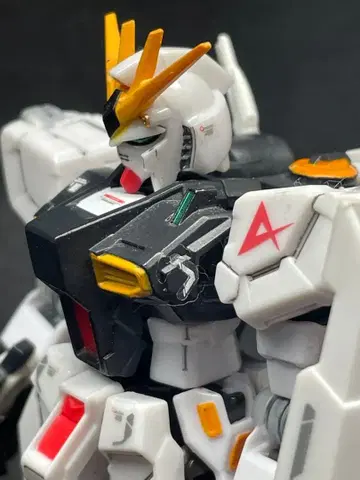 G 프레임 역습의 샤아 v 건담 완성품