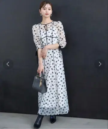 SNIDEL Sustainable 플로키 프린트 드레스