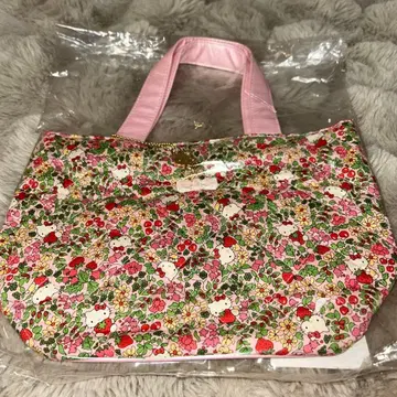 [ 정가 4500 ] 헬로키티 리버티 토트백