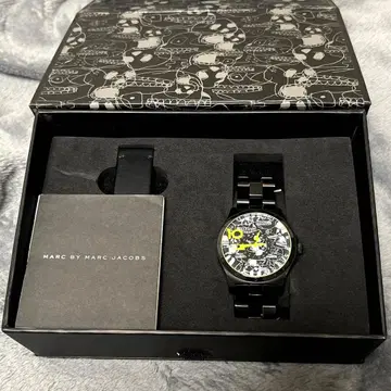마크제이콥스 한정판 손목시계