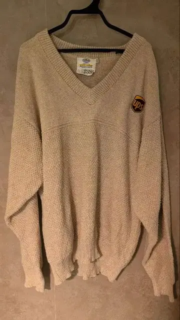 UPS V넥 스웨터 XS 베이지 공식 기업 상품