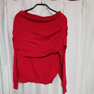 루니 오프숄더 니트 레드