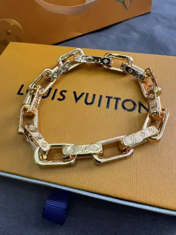 [배송비 포함] 상자 포함 컨디션 최상 팔찌