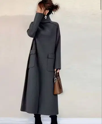 다크 그레이 하이넥 니트 원피스