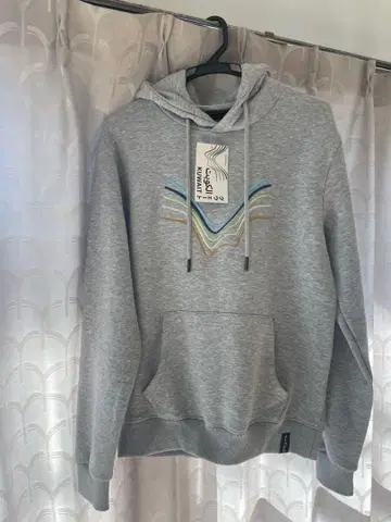 쿠웨이트관 후드티 XS와 토트백, 페이퍼백