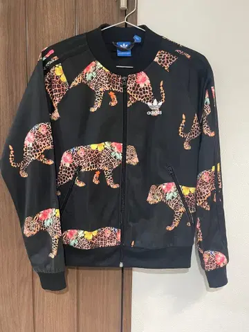 아디다스 레오파드 무늬 저지