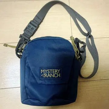 새상품급 미스터리 랜치 숄더백 네이비 단종
