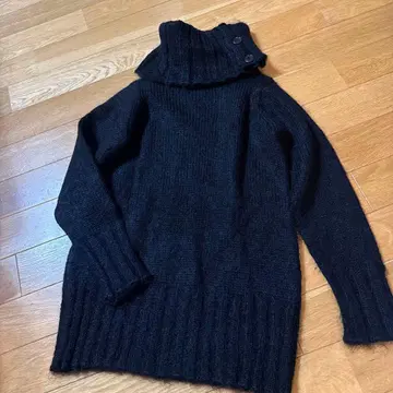 vivayou 블랙 버튼 장식 라메 믹스 블랙 터틀넥 니트 스웨터