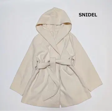 SNIDEL 스나이델 후드 리버 숏코트 허리 리본 화이트