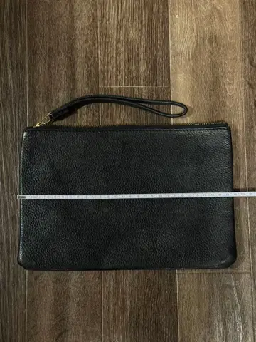 HushTug 가죽 클러치백