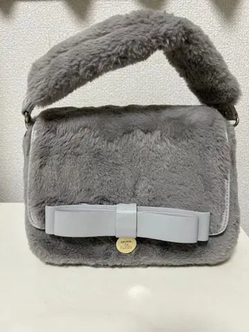 메종 드 플뢰르 퍼 백 그레이