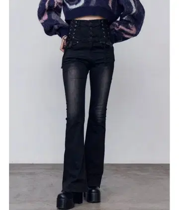 EMODA 쓰리 레이스업 하이웨스트 플레어 팬츠 플레어 데님