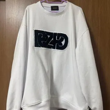 ReZARD 화이트 로고 자수 트레이닝복