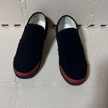 마크제이콥스 슬립온 블랙/레드