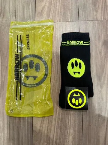 [ BARROW ] 스마일 아이콘 삭스 블랙 새상품