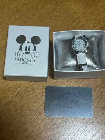 [레어템] 스와로브스키 디즈니 콜라보 화이트 손목시계 레어 카드 포함