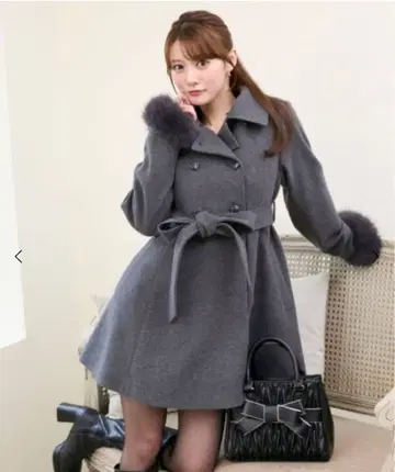 MAJESTIC LEGON 멀티웨이 인조 모피 칼라 플레어 코트