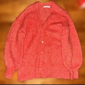 빨간색 긴팔 니트 가디건 버튼 포함