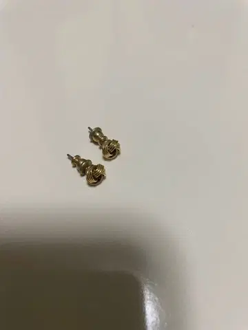 장미 모양 골드 귀걸이 약 1.5cm