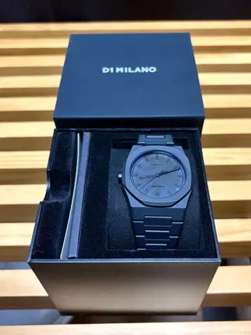 D1 MILANO 폴리카본 쉐도우 프로젝트 쉐도우 새상품 손목시계
