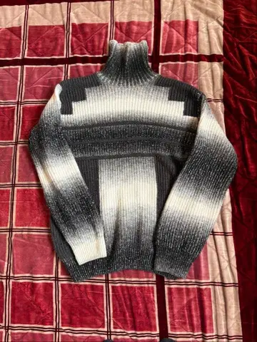 Bfor's Tricot 그라데이션 하이넥 스웨터