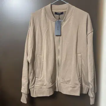 P.R.D 지그 맨투맨 미사용 새상품