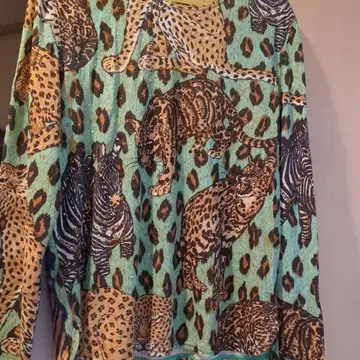 레오파드 무늬 호랑이 무늬 긴팔 상의 민트 그린