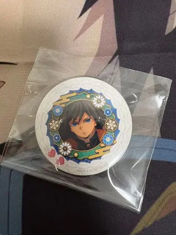 프리롤 크리스마스 프리케이크 2025 캔뱃지 토미오카 기유