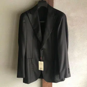 CARUSO 캐시미어 블랙 버터플라이 재킷