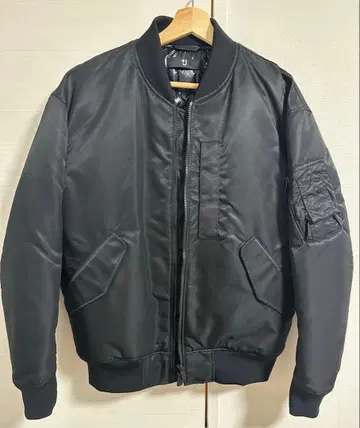 새상품급 UNIQLO +J 하이브리드 다운 오버 사이즈 M 블랙