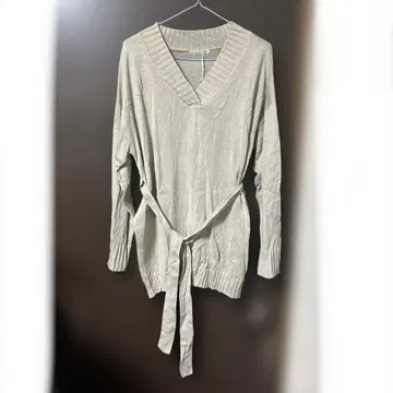 나이스 클랍 끈 포함 V넥 니트 미사용 새상품