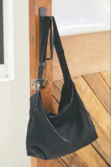 RIVEDROITE 나일론 숄더백 블랙 숄더백