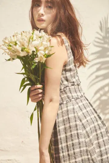 정품 Summer Tweed Midi dress BEG Herlipto