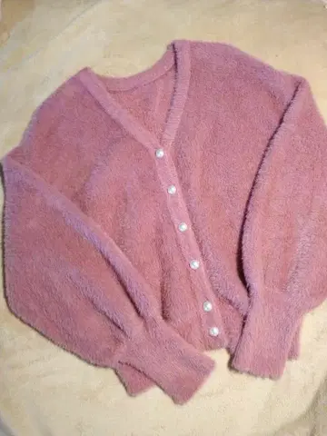 쿠튀르 브로치 핑크 V넥 스웨터 사이즈 38