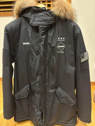 F.C.R.B.SOPH 블랙 다운 자켓