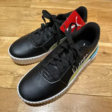 Puma 블랙 스니커즈