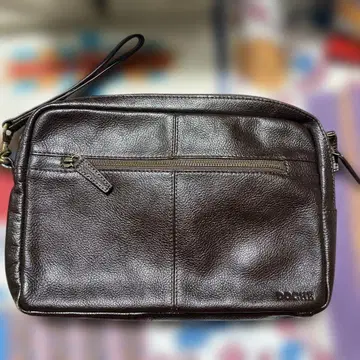 DOCHET 다크 브라운 클러치백